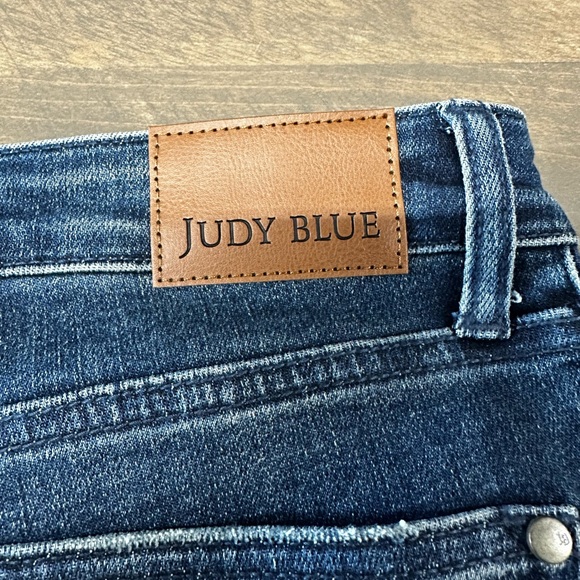 Judy Blue Women’s Dark Blue Flare Fit Jeans with Rhinestone Accents & Raw Hem - Picture 4 of 13